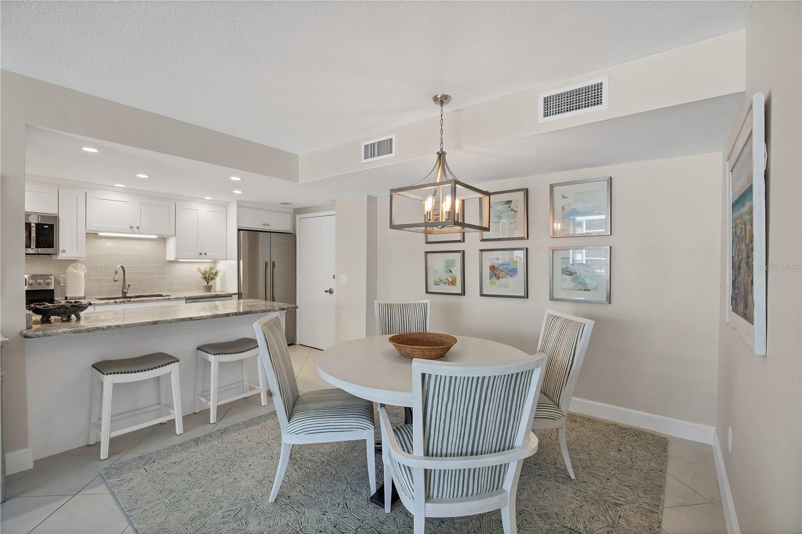 LIDO BEACH CLUB - Residential