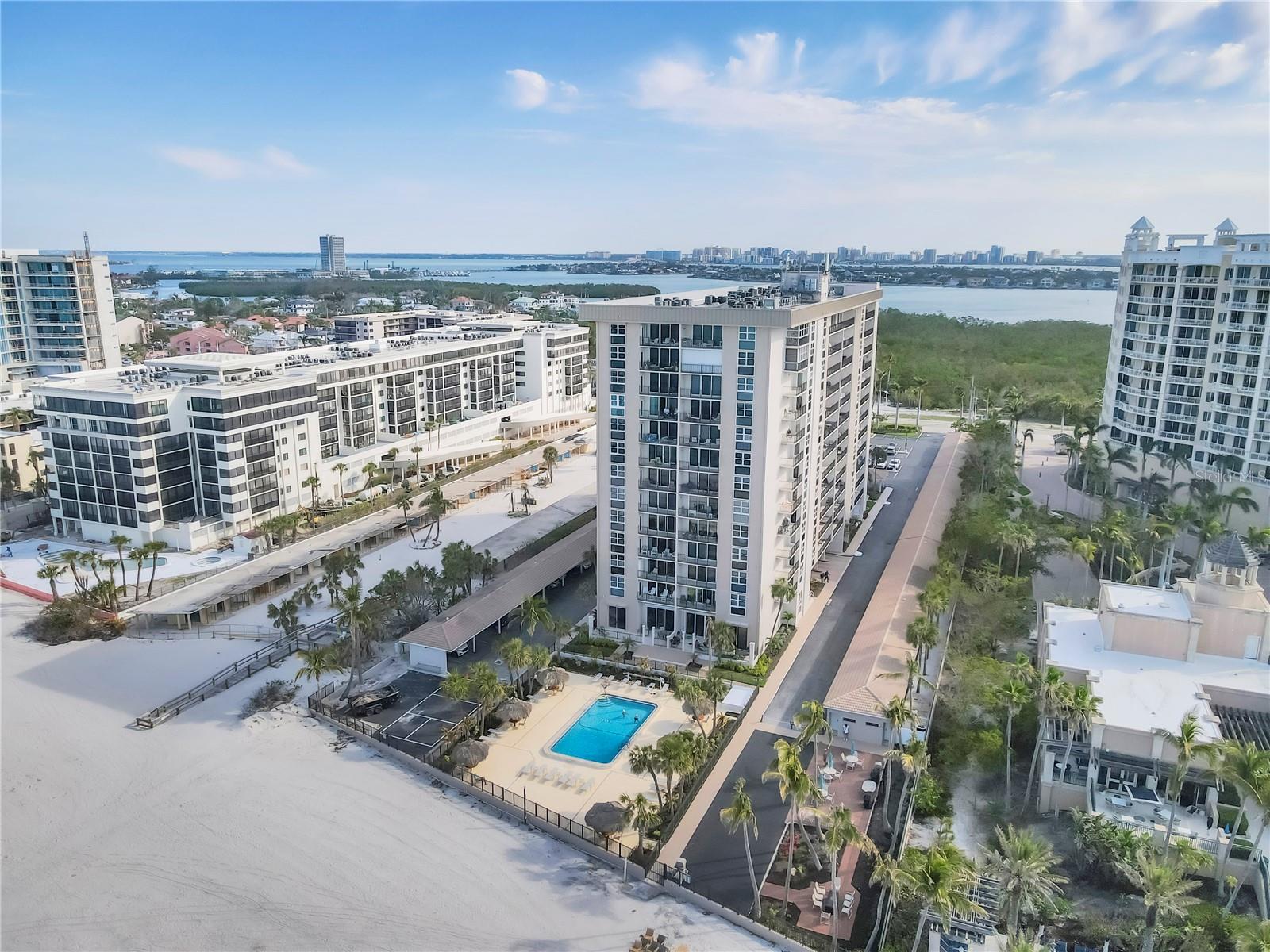 LIDO BEACH CLUB - Residential