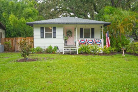 Photo of 805 E 20th Street, Sanford, FL 32771 (MLS # O6323358) Photo of 805 E 20th Street, Sanford, FL 32771 (MLS # O6323358)