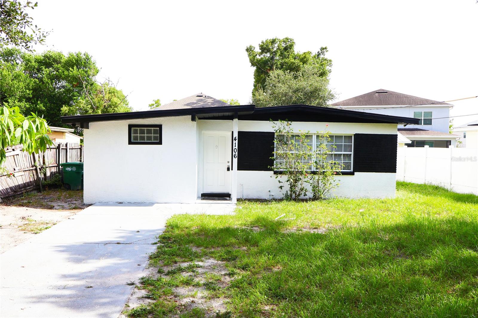 Welcome to North Bon Air, a centrally located area of Tampa. Located on a quiet street just minutes from downtown, i275, and the beaches of Pinellas County just 30 minutes away, this is a great place to call home. This home has been recently renovated and includes a private fenced-in back and an open floor plan perfect for setting it up just the way you like it. Tile floors throughout the home, spacious rooms, and a separate laundry room with washer and dryer included. Lawn service is also included in the rent. This home is located in the highly sought-after school district of Grady Elementary, Coleman Middle, and Plant High School. Schedule you showing today!
12 month lease. Lawn maintenance included in rent. Tenant pays for all utilities.
