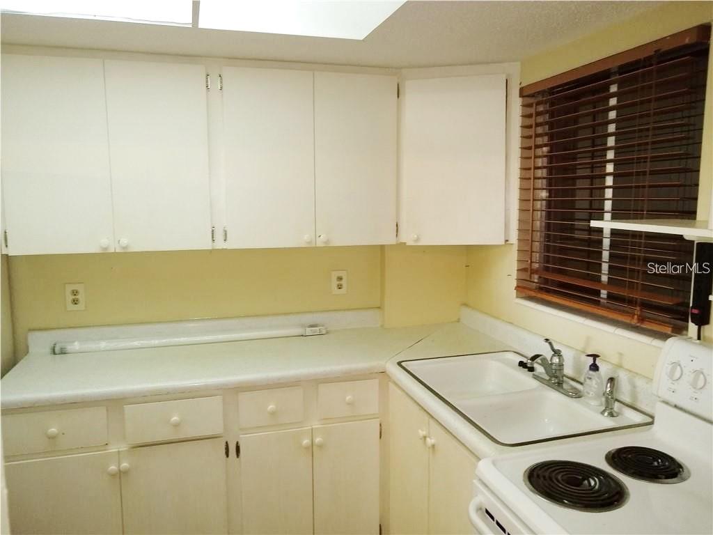 BAYSHORE ON THE LAKE APTS SEC 2 - Residential Lease