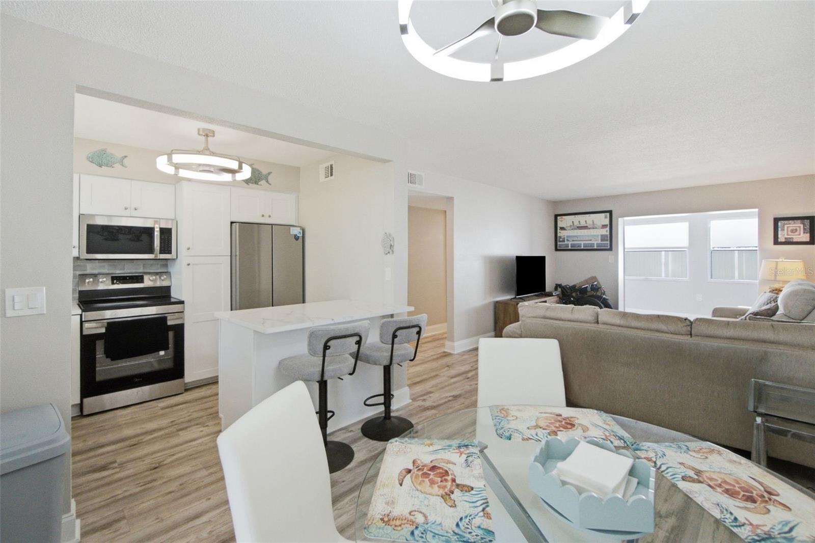 611 GULF DRIVE N A15, BRADENTON BEACH, FL, 34217 2 611 GULF DRIVE N A15