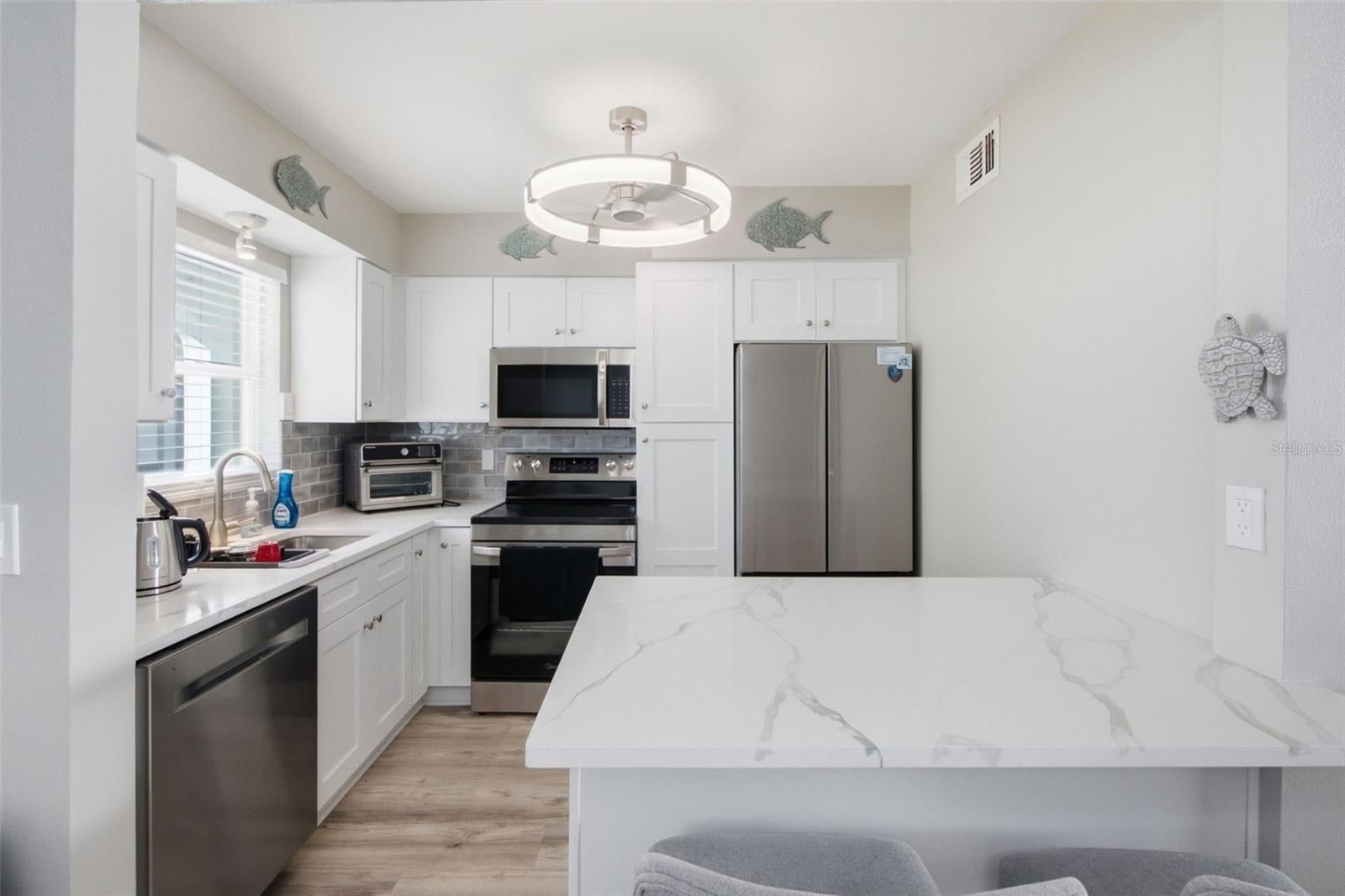 611 GULF DRIVE N A15, BRADENTON BEACH, FL, 34217 3 611 GULF DRIVE N A15