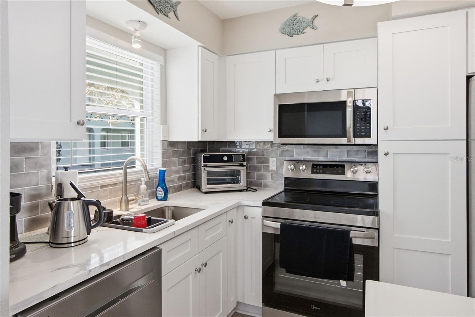 611 GULF DRIVE N A15, BRADENTON BEACH, FL, 34217 4 611 GULF DRIVE N A15