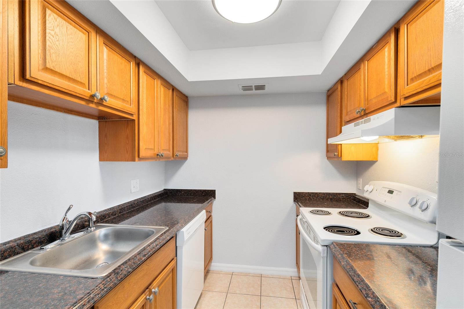 BUENA VISTA DEV - Residential Lease