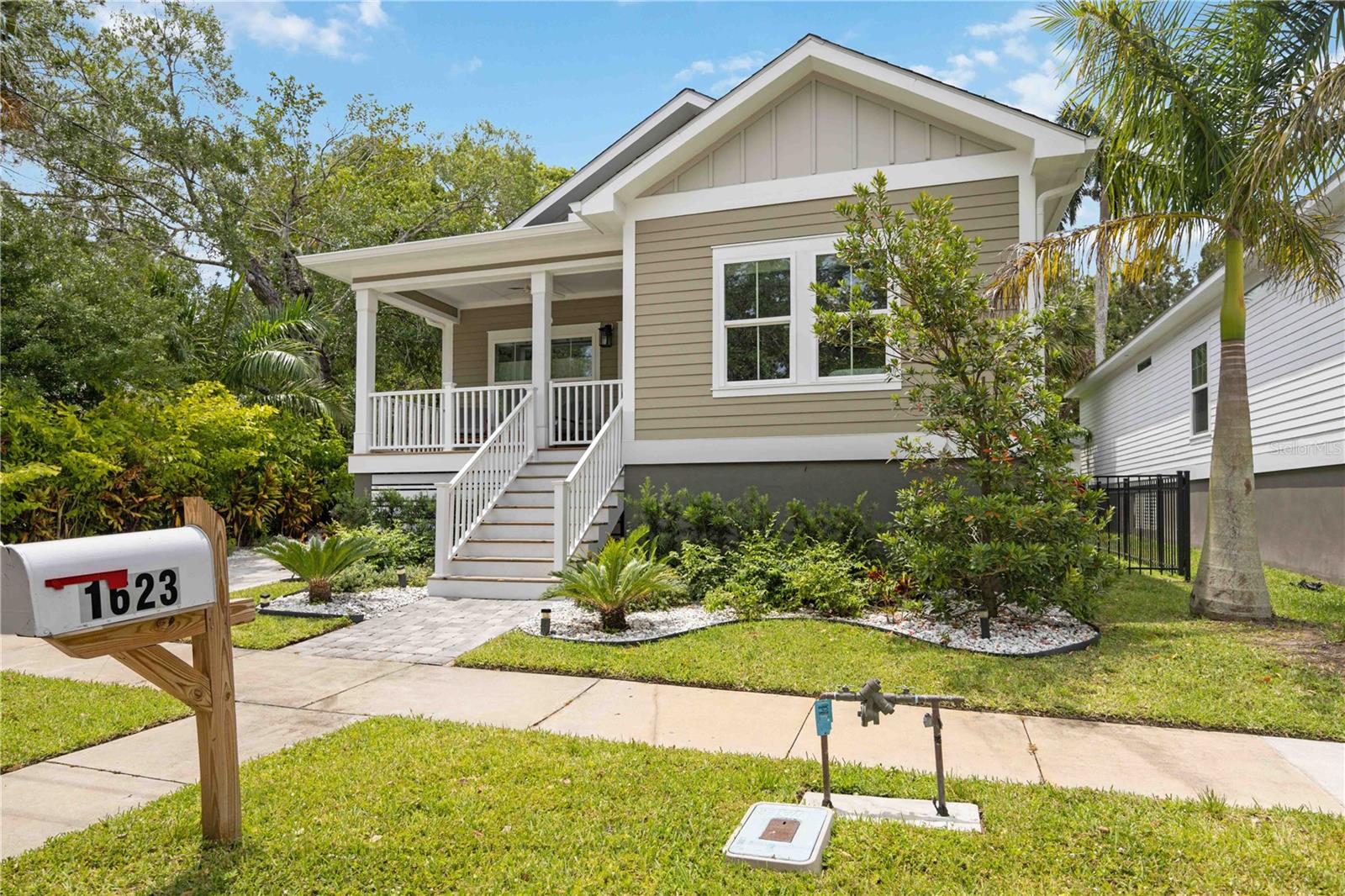 1623 8TH AVENUE W, BRADENTON, FL, 34205 1 1623 8TH AVENUE W