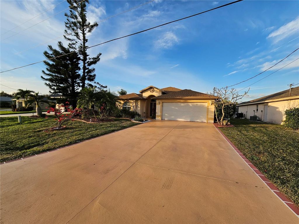 Photo of 114 Albatross Road, Rotonda West, FL 33947 (MLS # S5148307)