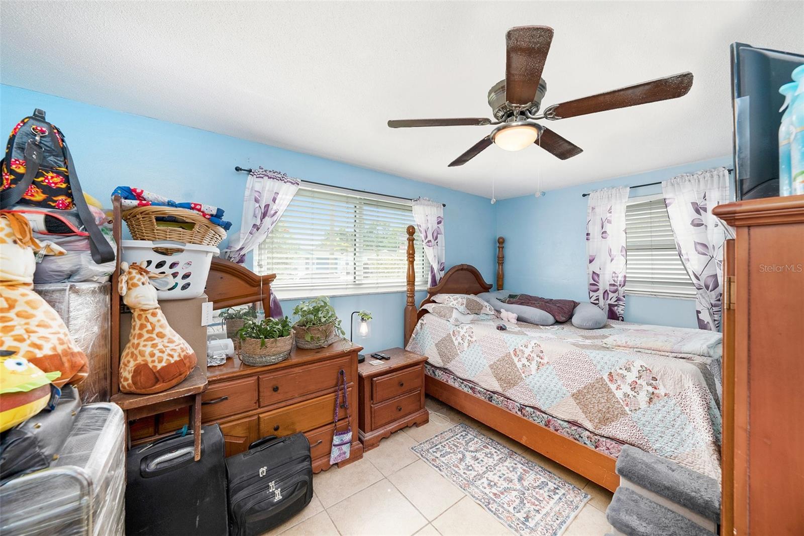 HOLIDAY HILL - Residential