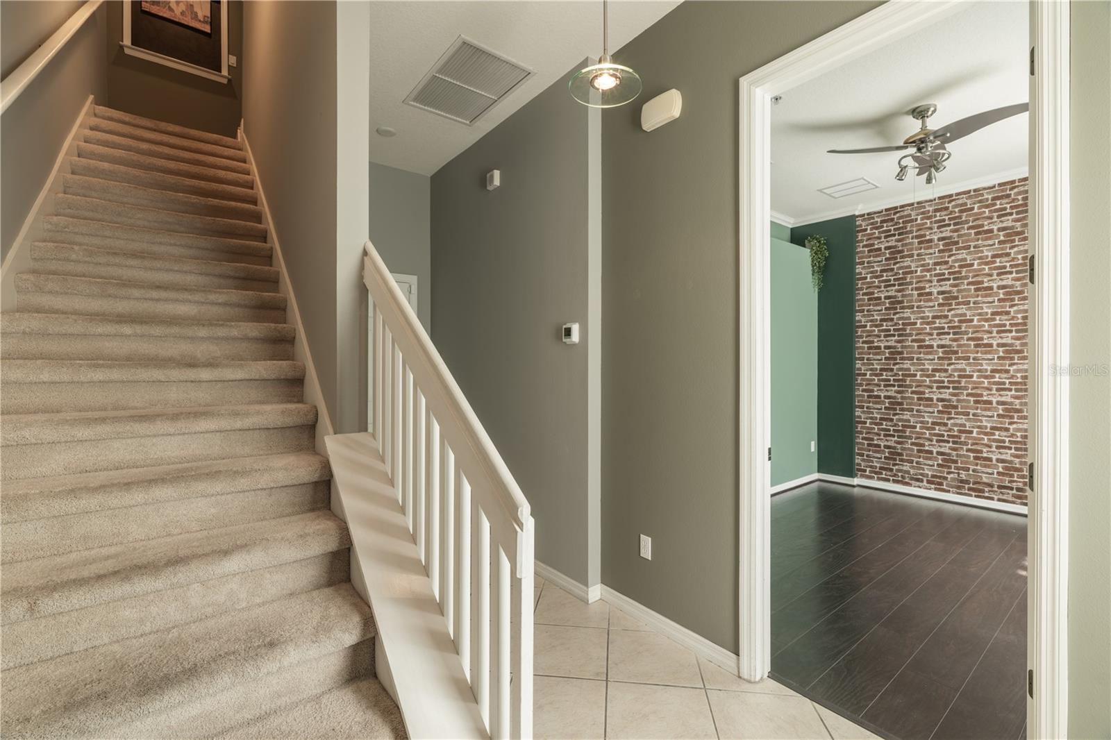415 OLD FARM LANE