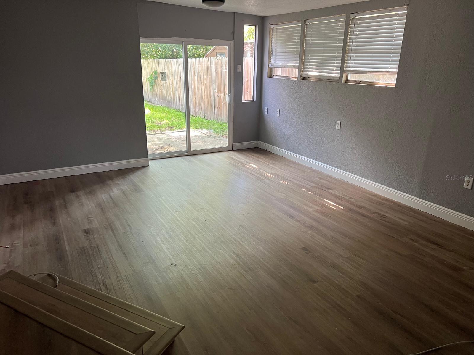 SUNSET RANCH ESTATES - Residential Lease