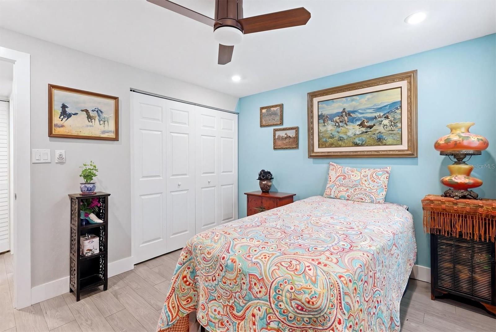 BAYOU HOUSE APTS - Residential