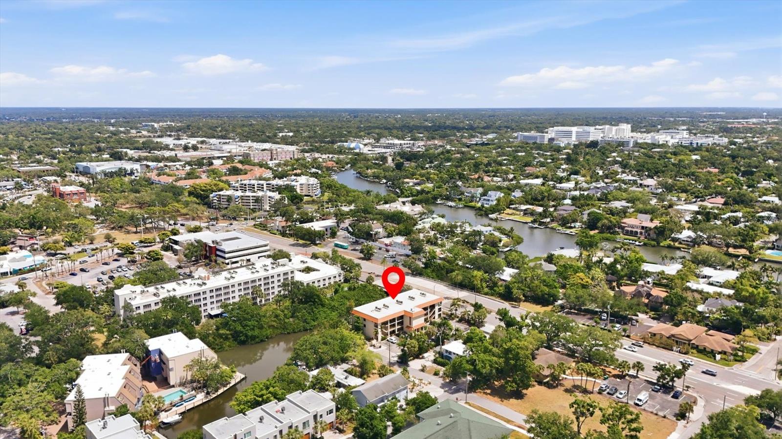 BAYOU HOUSE APTS - Residential