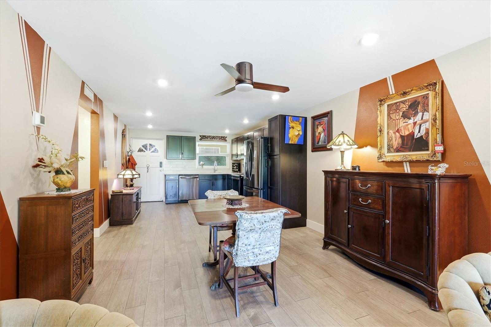 BAYOU HOUSE APTS - Residential