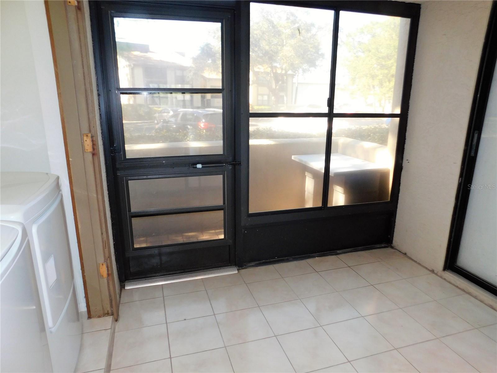 EAST LAKE WOODLANDS WOODLAKE RUN - Residential Lease