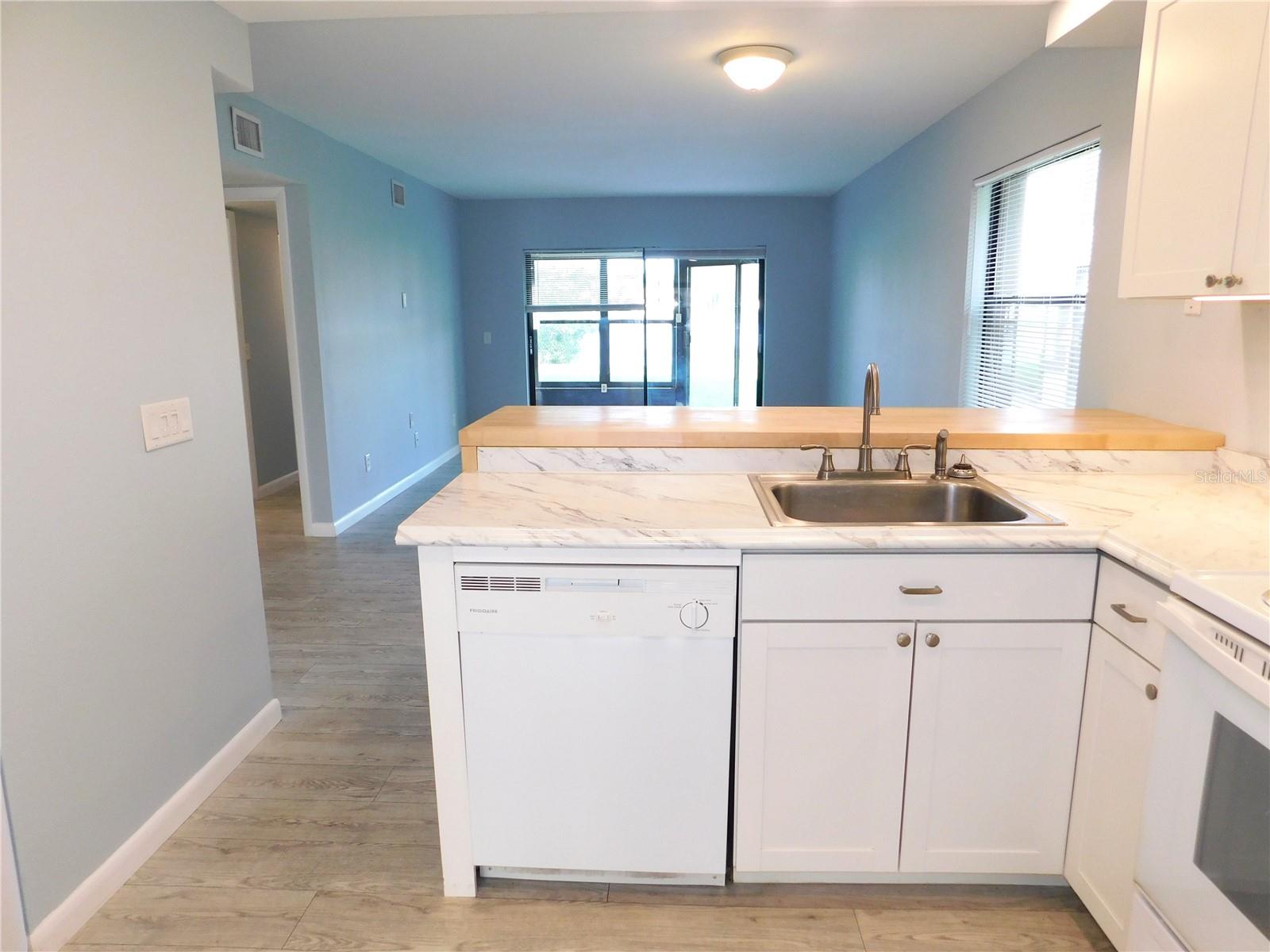 EAST LAKE WOODLANDS WOODLAKE RUN - Residential Lease