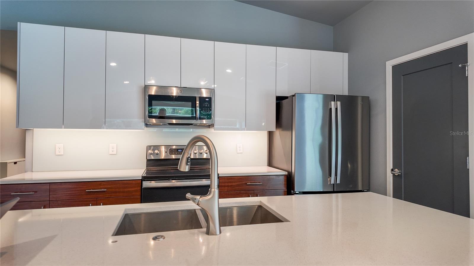 PALM TERRACE - Residential Lease