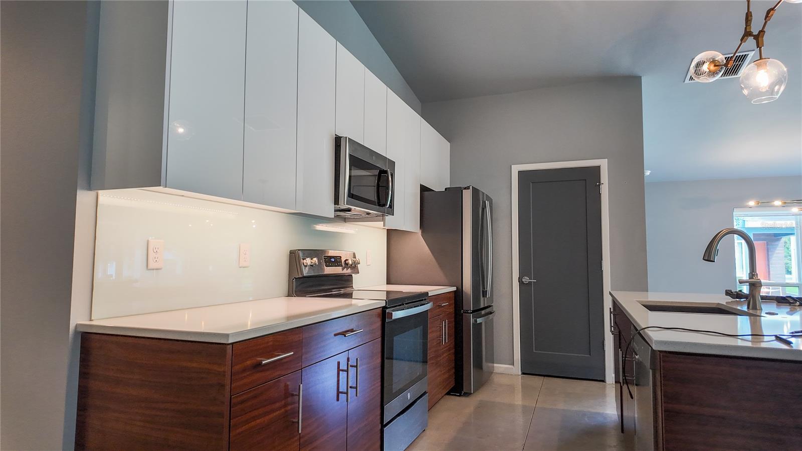 PALM TERRACE - Residential Lease
