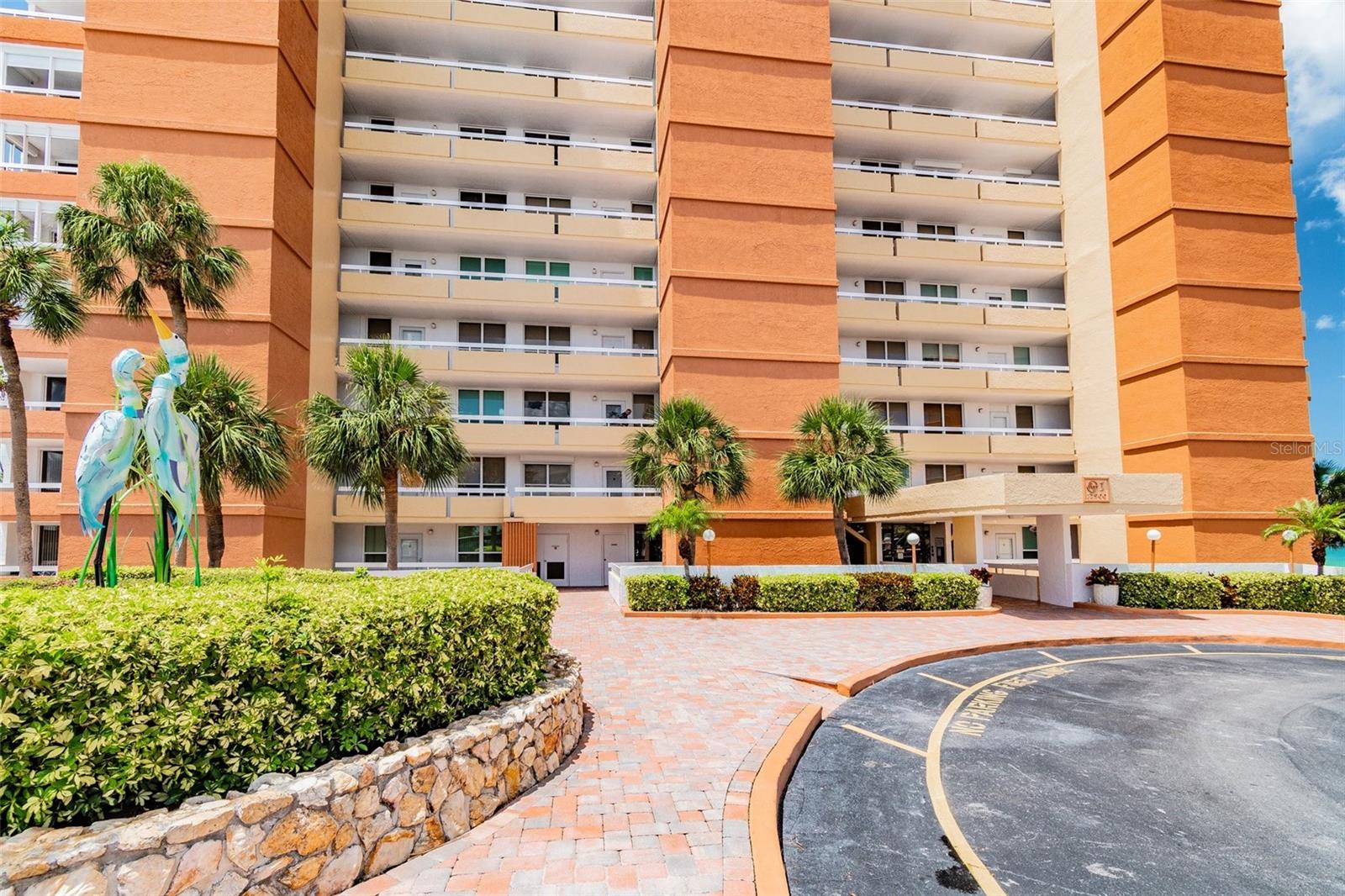 REDINGTON TOWERS BLDG 2 CONDO - Residential