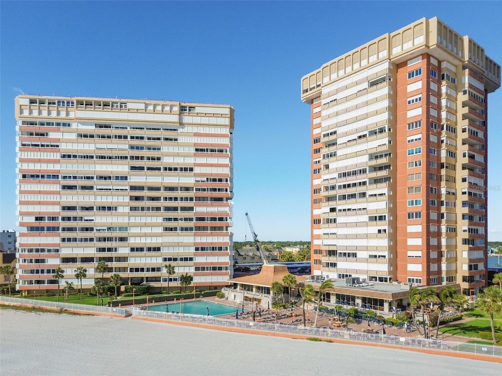 REDINGTON TOWERS BLDG 2 CONDO - Residential