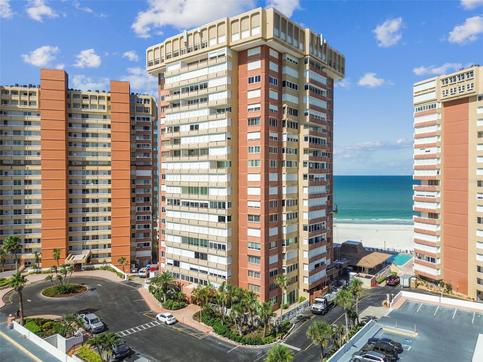 REDINGTON TOWERS BLDG 2 CONDO - Residential