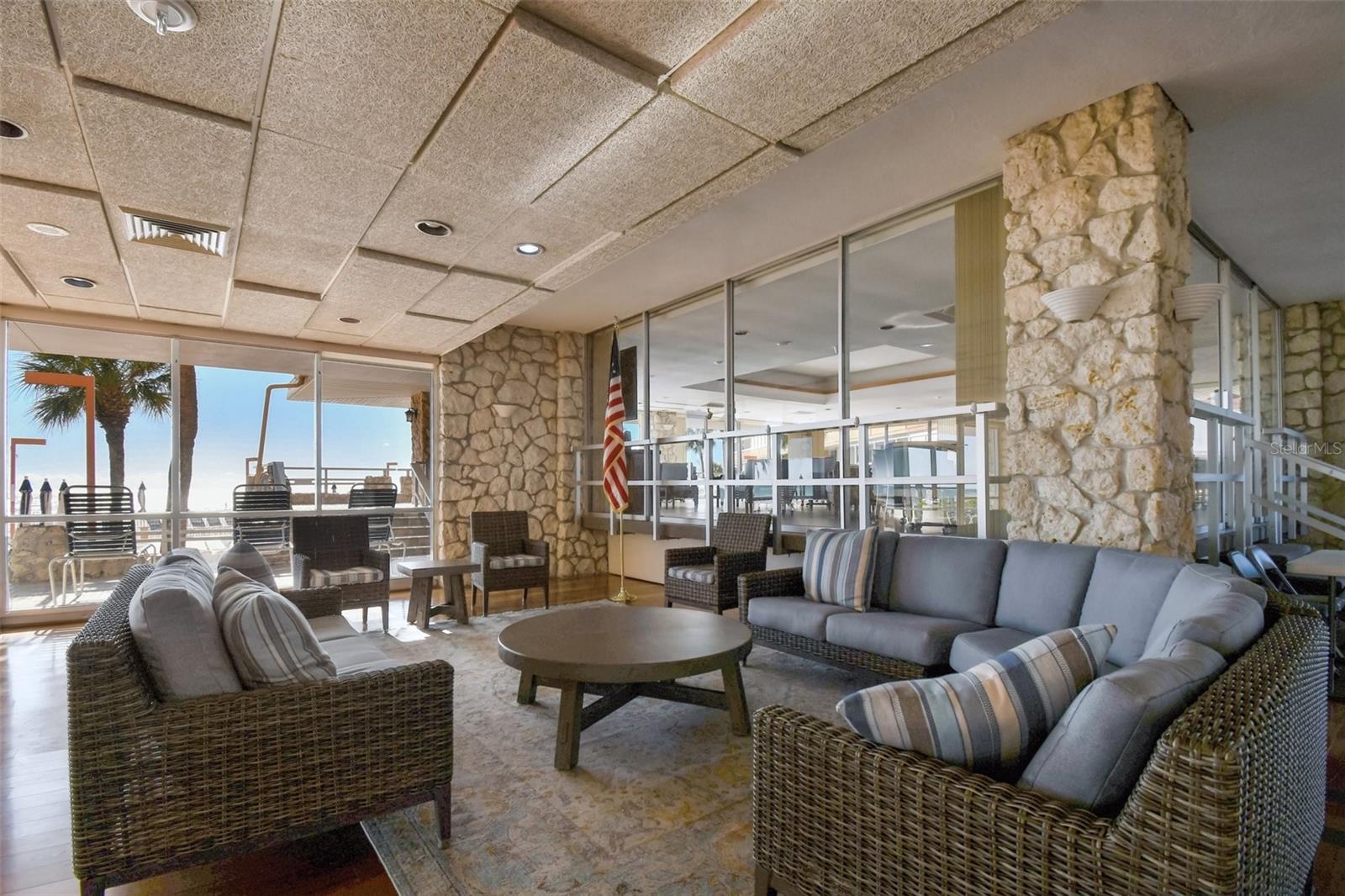 REDINGTON TOWERS BLDG 2 CONDO - Residential