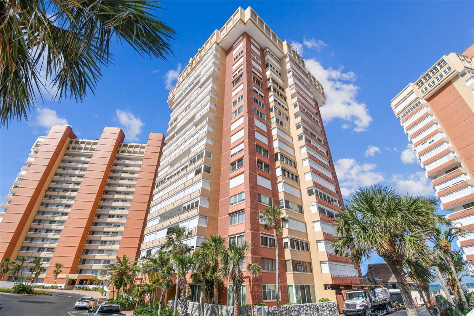 REDINGTON TOWERS BLDG 2 CONDO - Residential