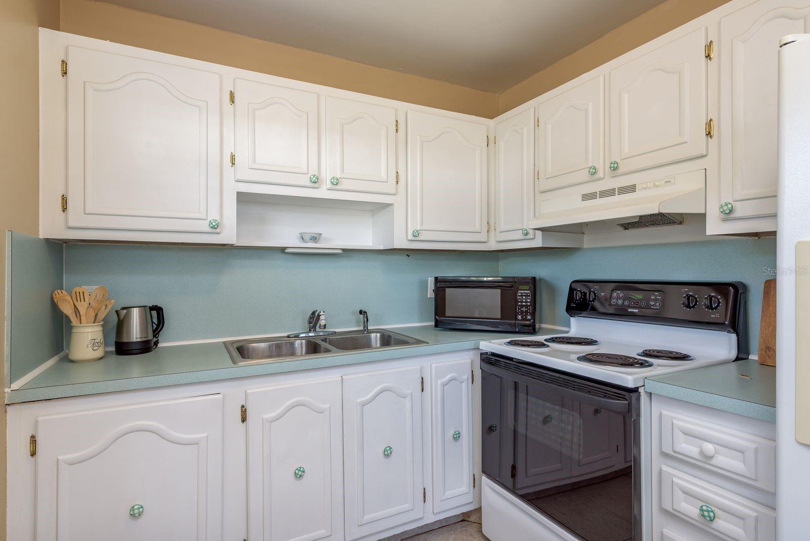 PARADISE POINTE WEST - Residential