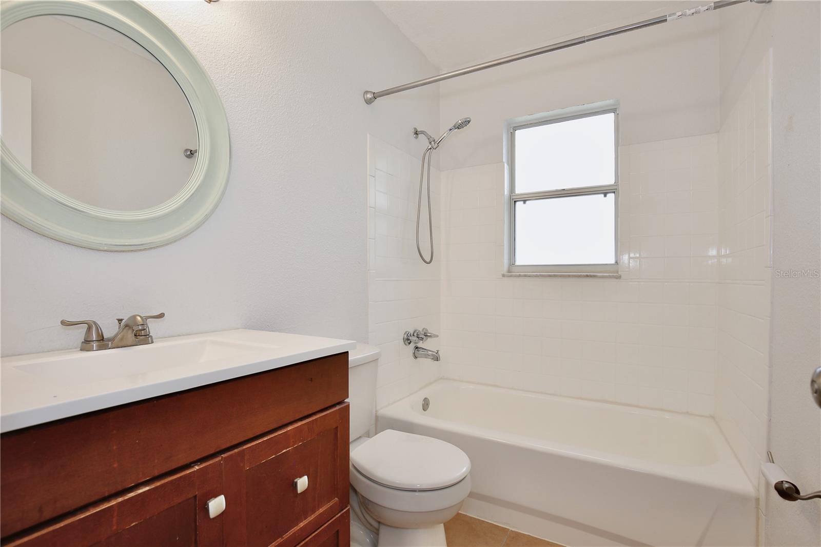 SKYLAKE - Residential Lease