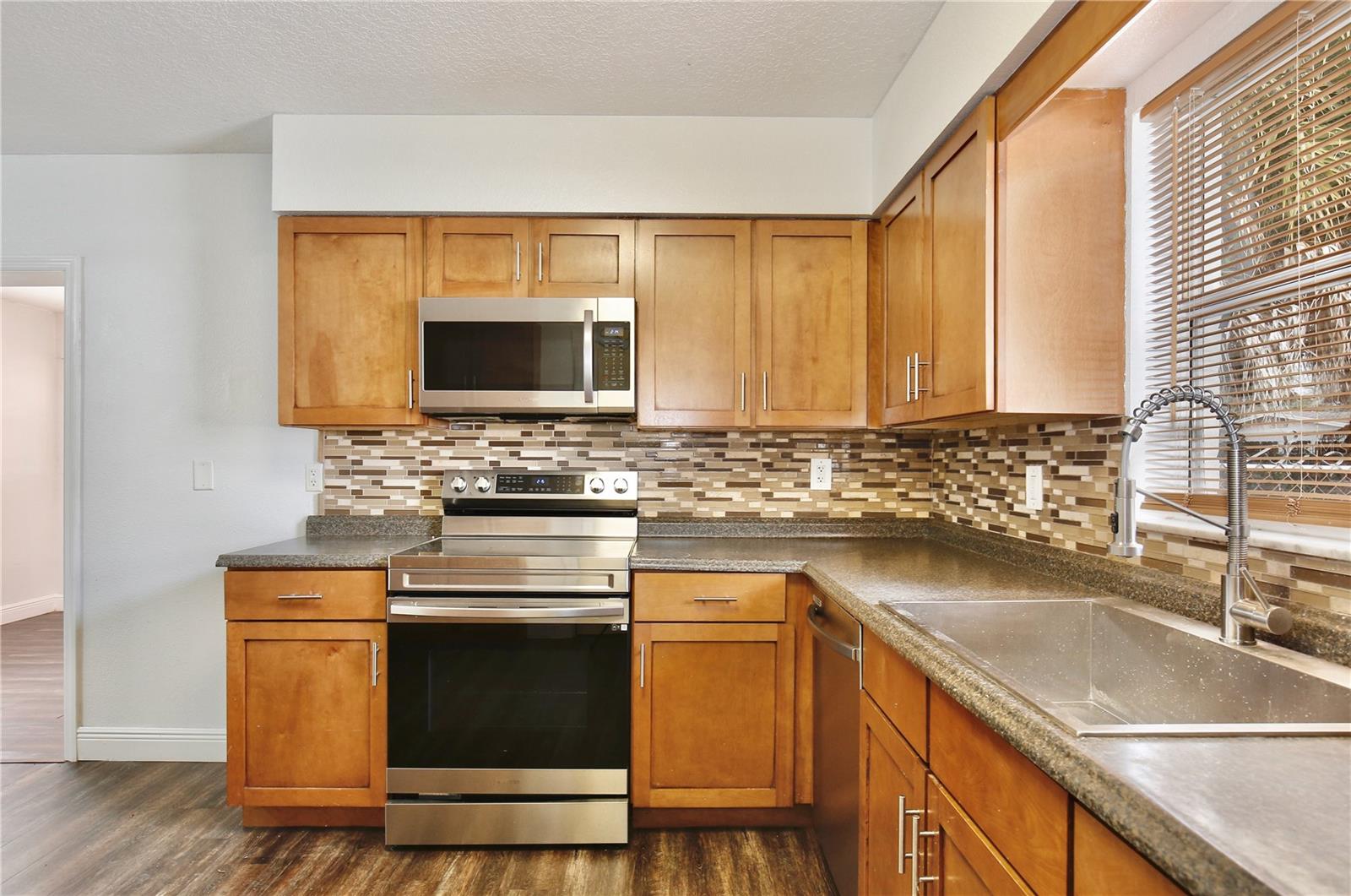 SKYLAKE - Residential Lease