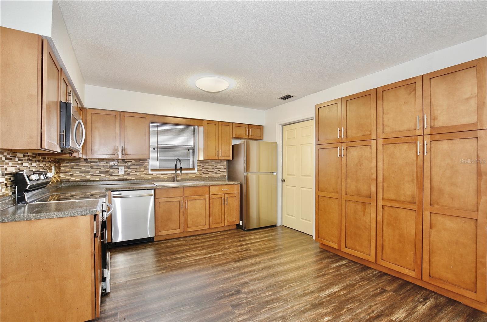 SKYLAKE - Residential Lease