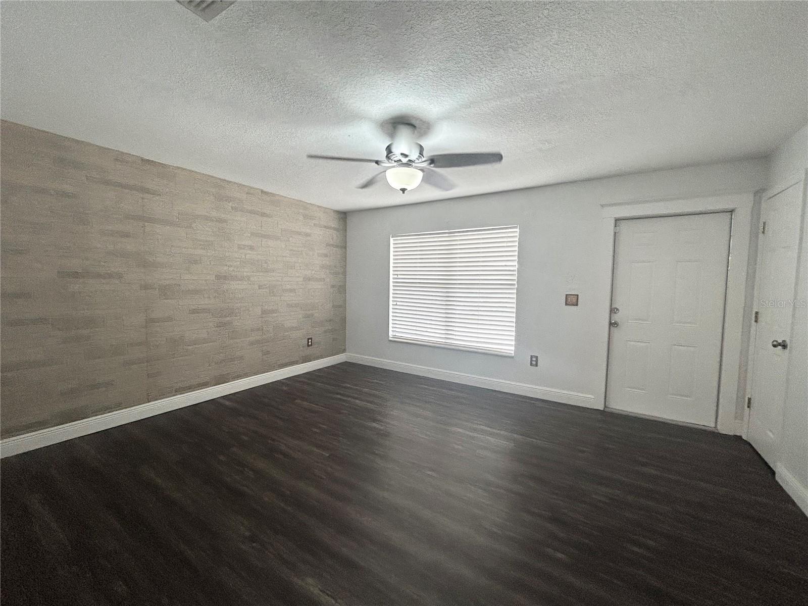 SKYLAKE - Residential Lease