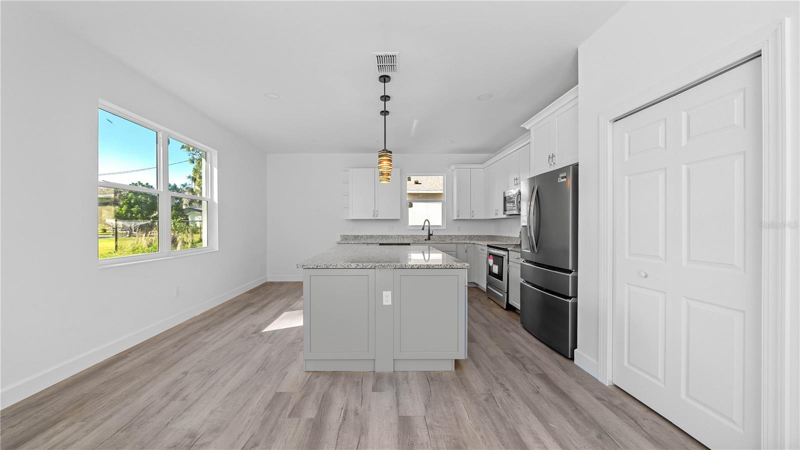 PINE DALE ESTATES UNIT 4 - Residential Lease