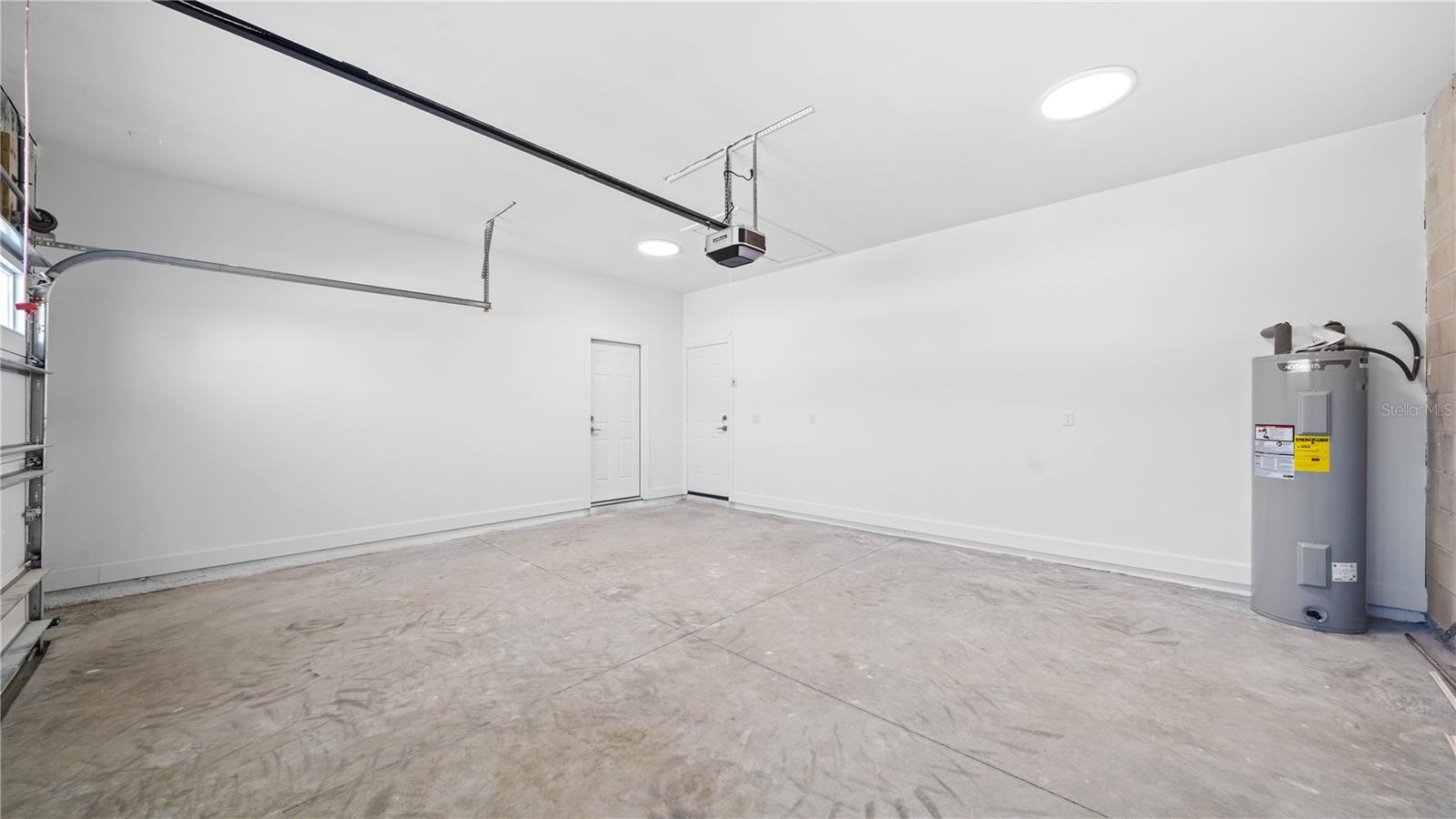 PINE DALE ESTATES UNIT 4 - Residential Lease