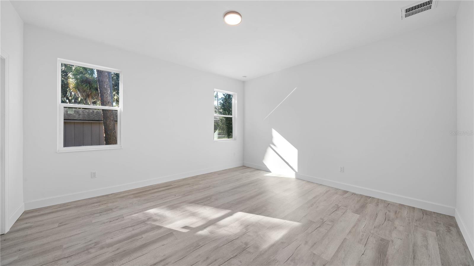 PINE DALE ESTATES UNIT 4 - Residential Lease