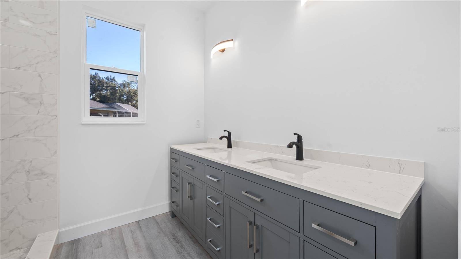 PINE DALE ESTATES UNIT 4 - Residential Lease