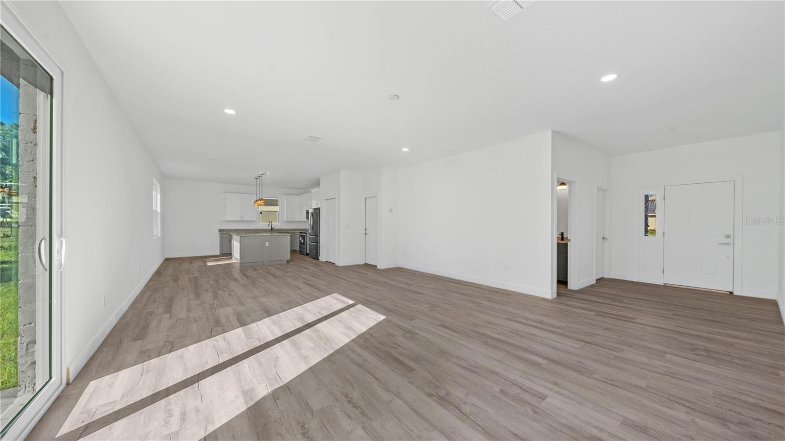 PINE DALE ESTATES UNIT 4 - Residential Lease