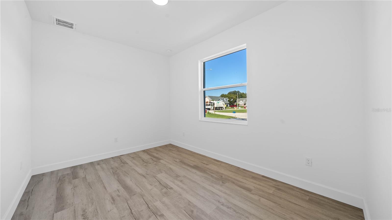 PINE DALE ESTATES UNIT 4 - Residential Lease