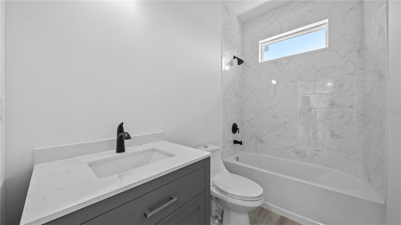 PINE DALE ESTATES UNIT 4 - Residential Lease