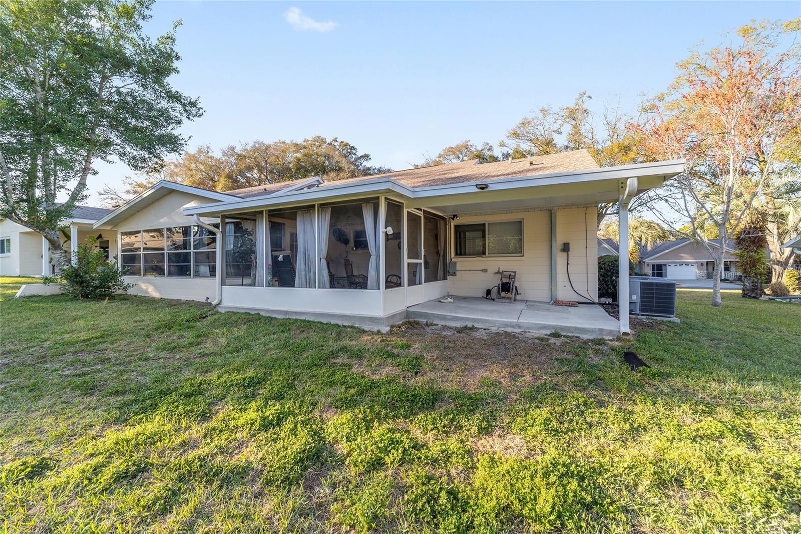 ON TOP OF THE WORLD - Residential