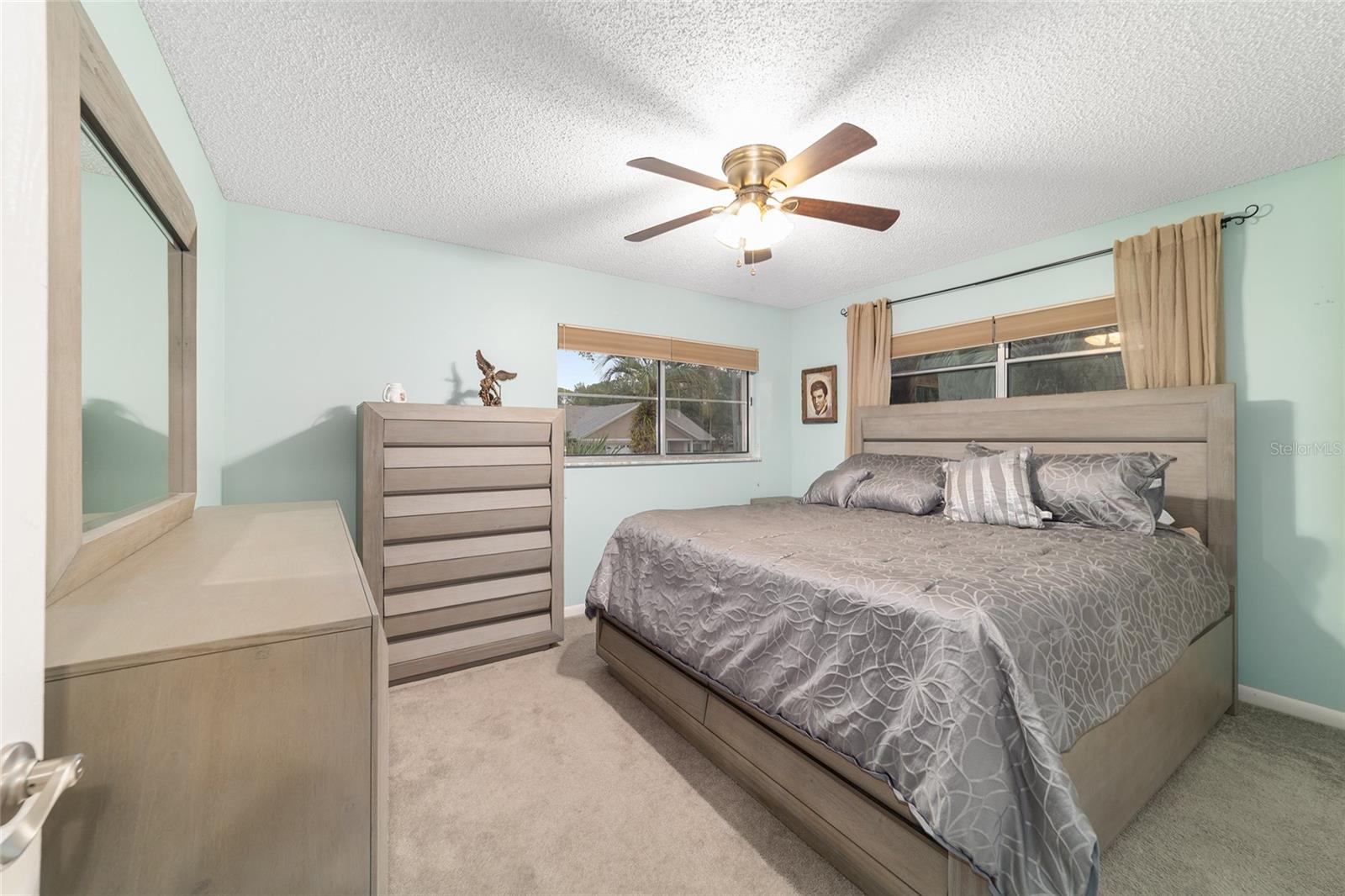 ON TOP OF THE WORLD - Residential