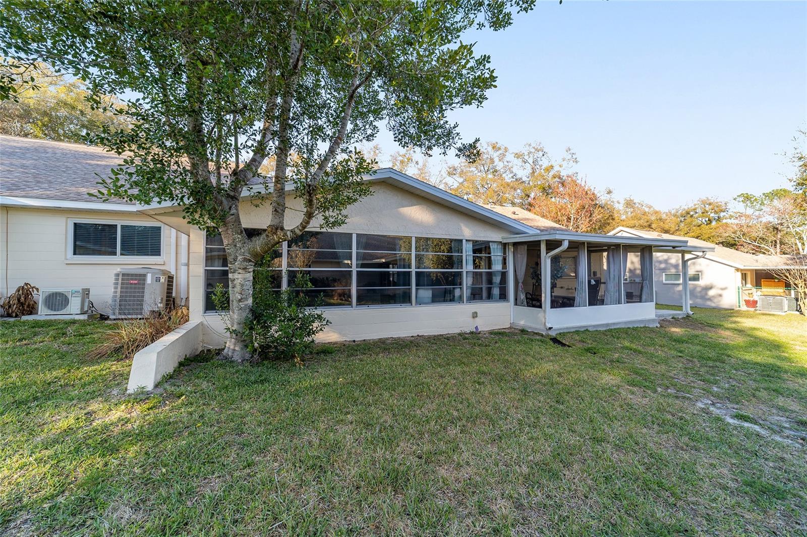 ON TOP OF THE WORLD - Residential