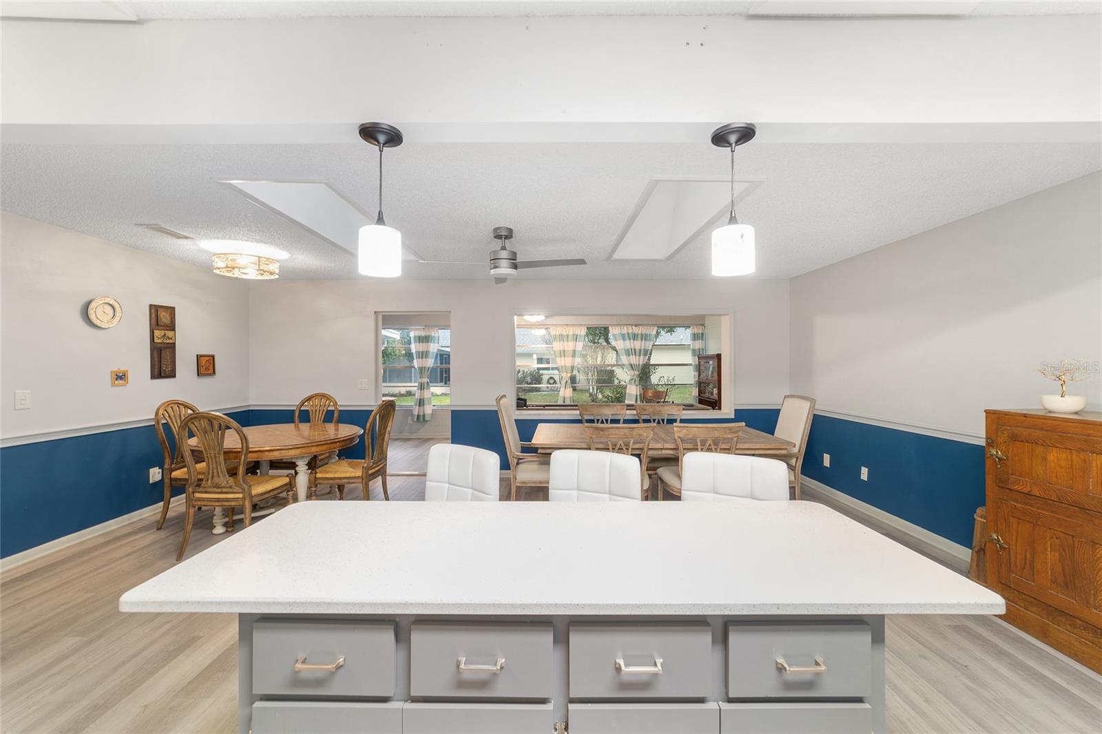 ON TOP OF THE WORLD - Residential