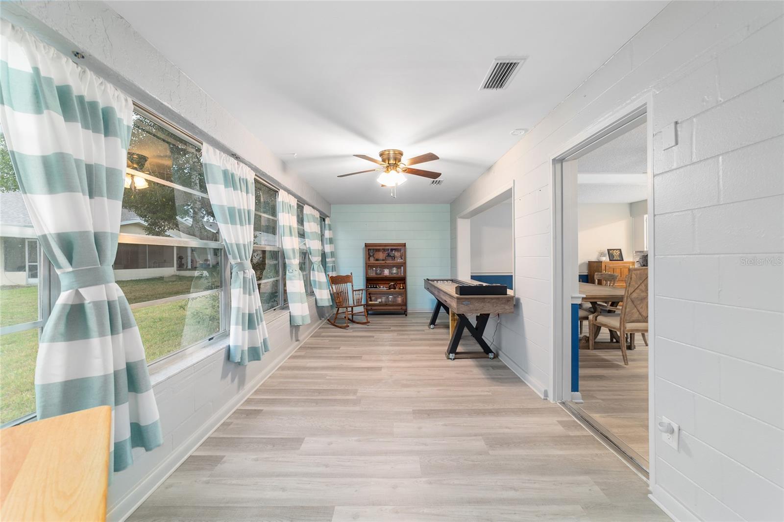 ON TOP OF THE WORLD - Residential