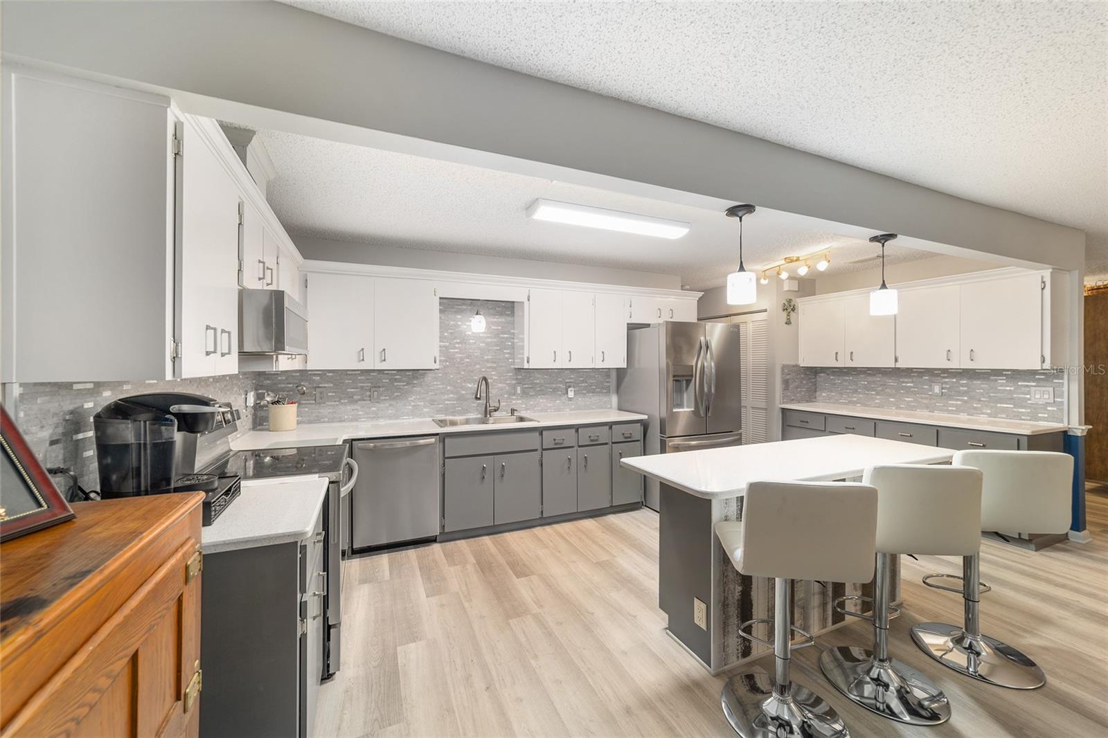 ON TOP OF THE WORLD - Residential