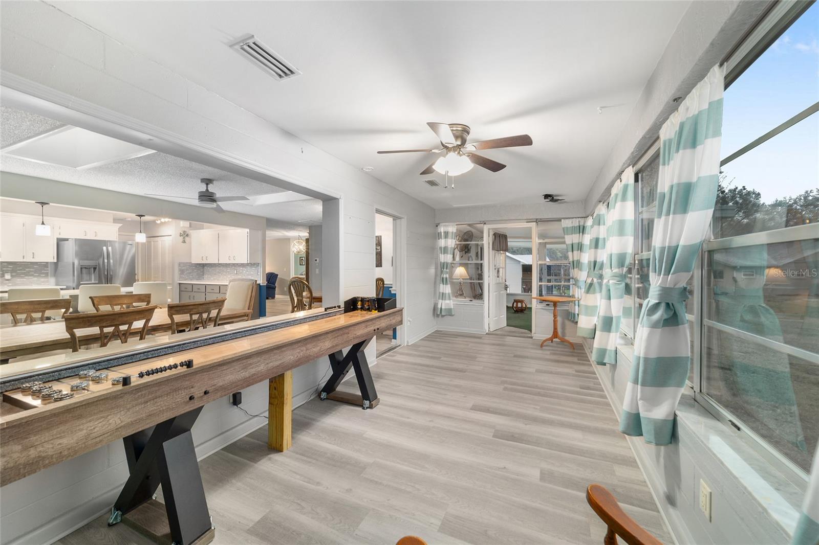 ON TOP OF THE WORLD - Residential