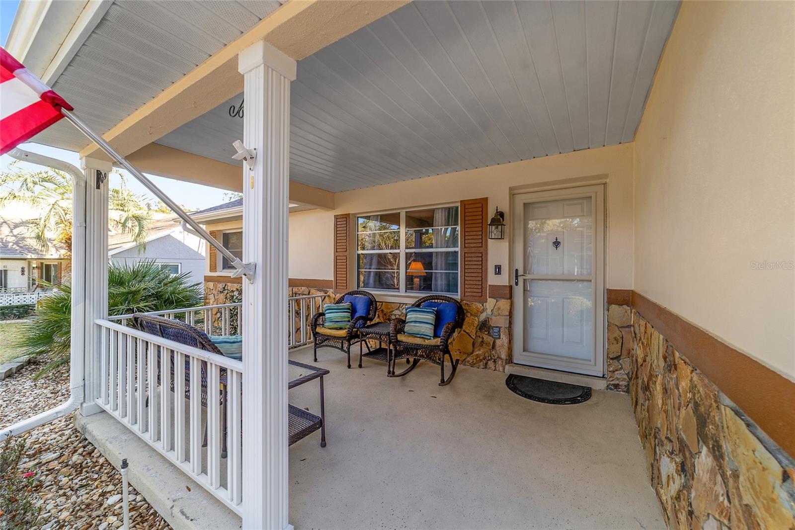 ON TOP OF THE WORLD - Residential