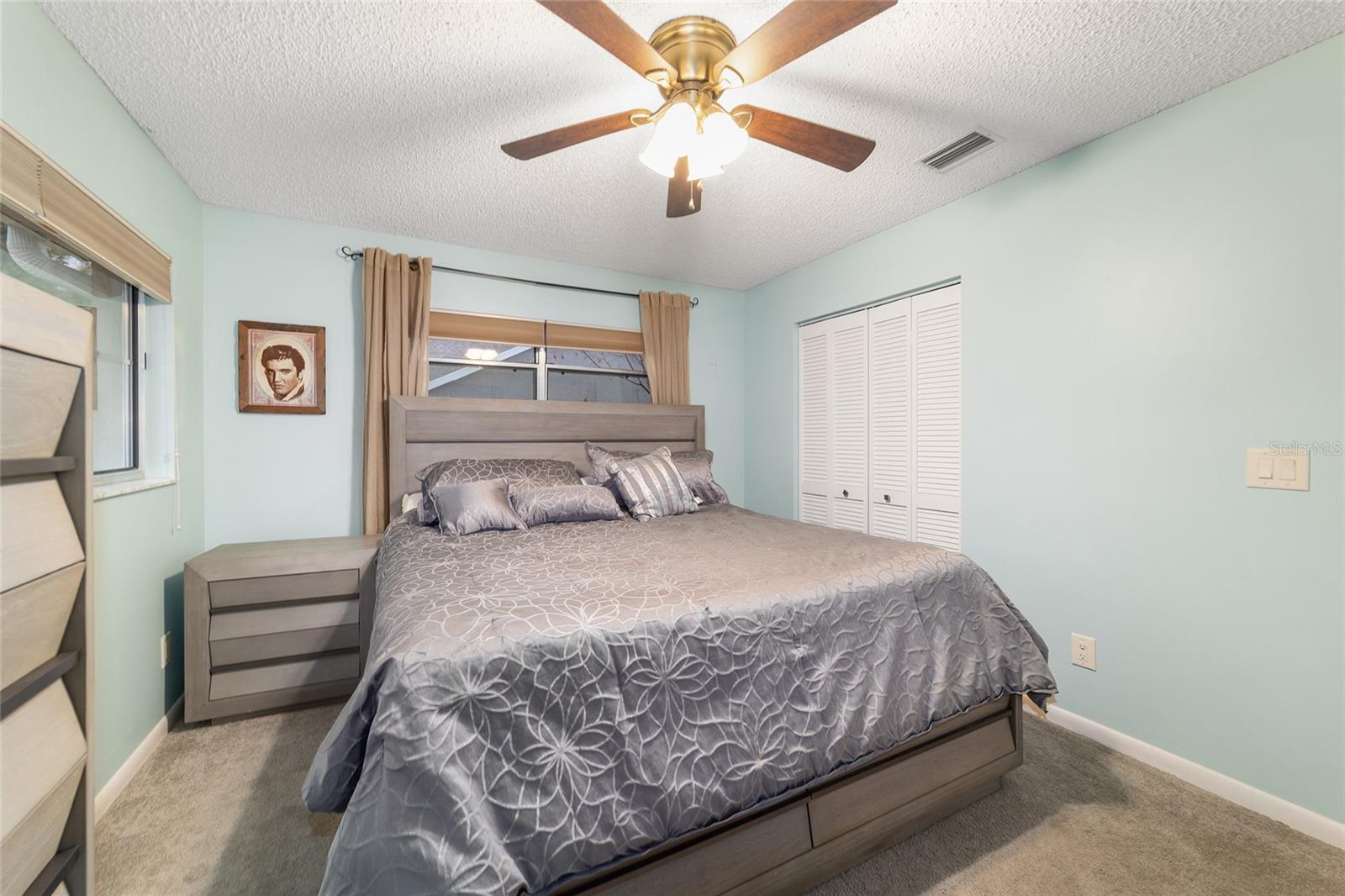 ON TOP OF THE WORLD - Residential