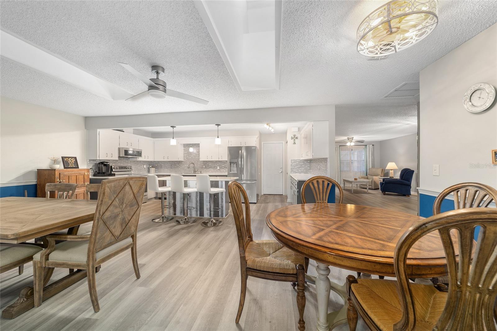 ON TOP OF THE WORLD - Residential