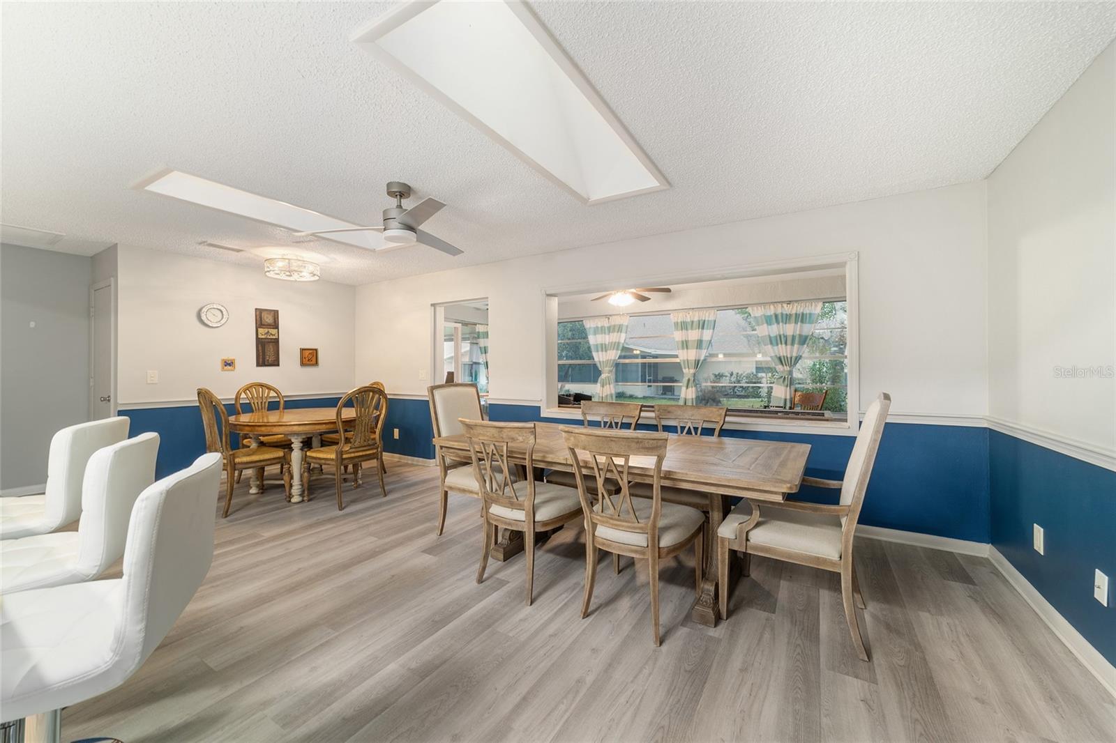 ON TOP OF THE WORLD - Residential