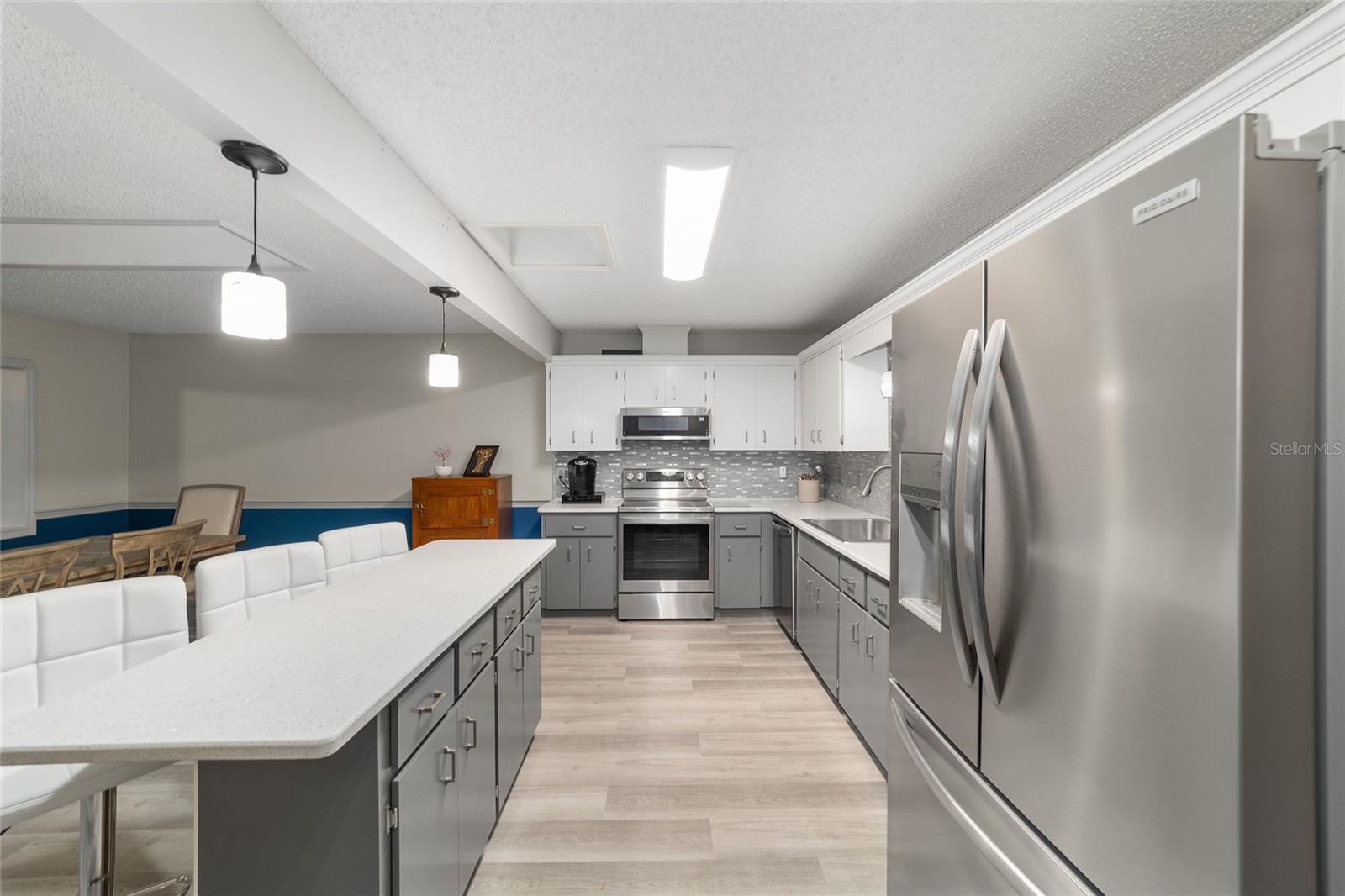 ON TOP OF THE WORLD - Residential